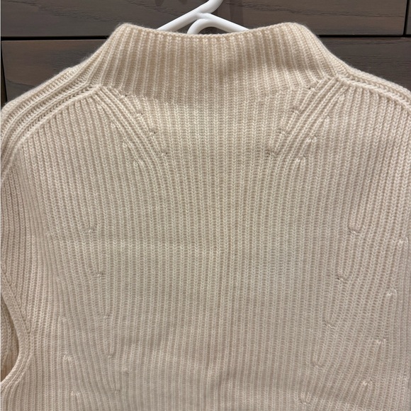 BANANA REPUBLIC Ivory Cashmere Blend Mock Turtleneck Sleeveless Sweater XS/S - Picture 5 of 6